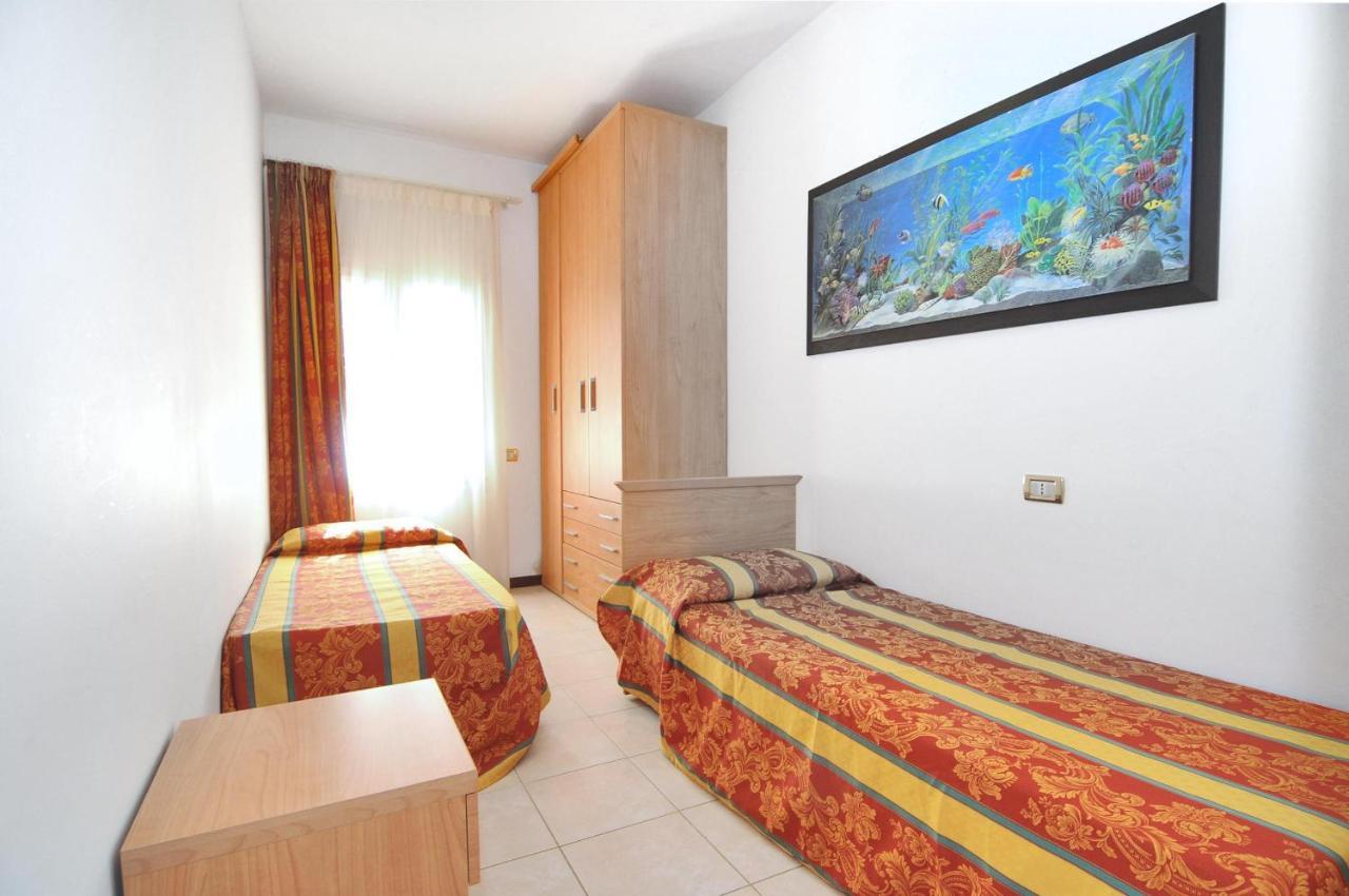 Milan Appartement Caorle Buitenkant foto