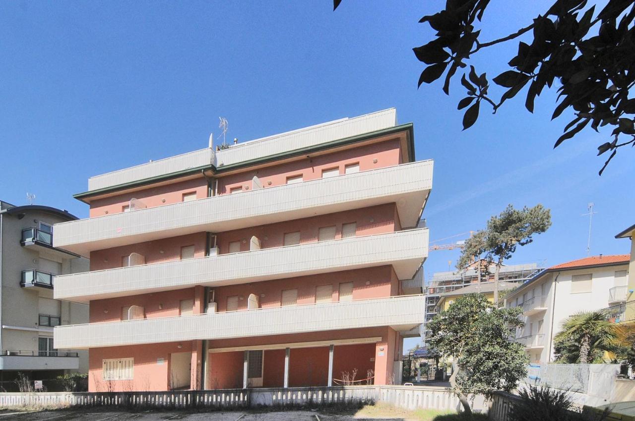 Milan Appartement Caorle Buitenkant foto