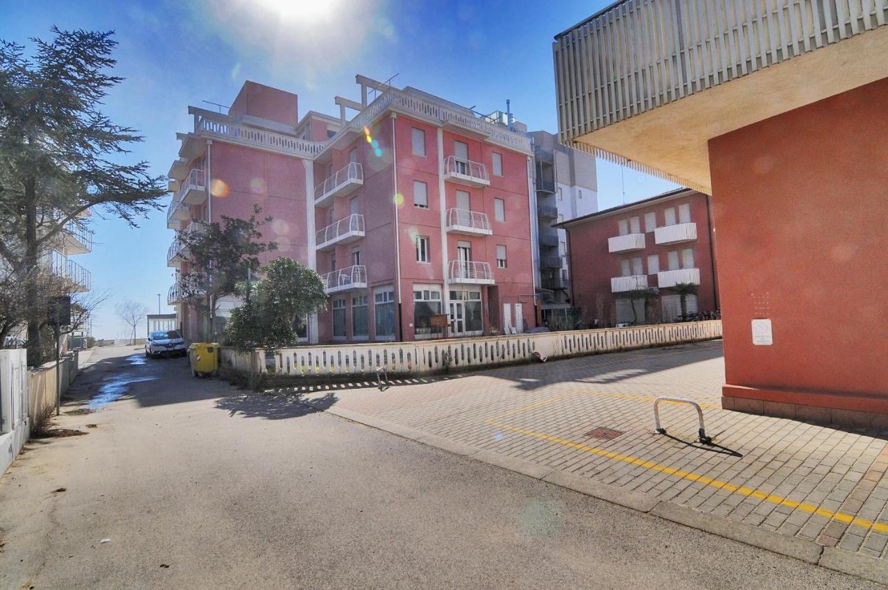 Milan Appartement Caorle Buitenkant foto
